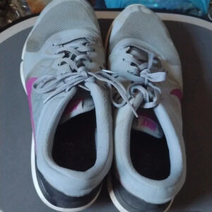 2 for $20😃Nike Flex Ladies Sneakers